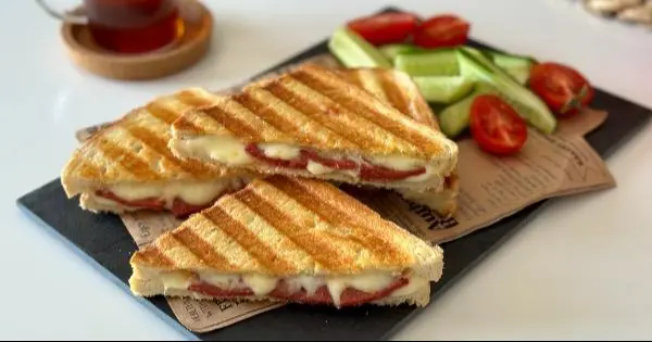 Karışık Tost görseli