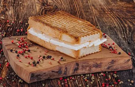 Beyaz Peynirli Tost görseli
